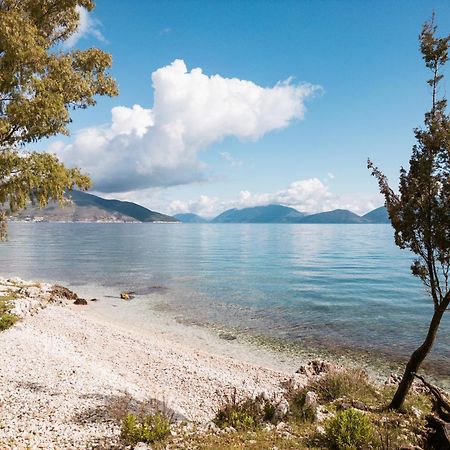 Meliti Waterfront Suites Karavomylos Dış mekan fotoğraf