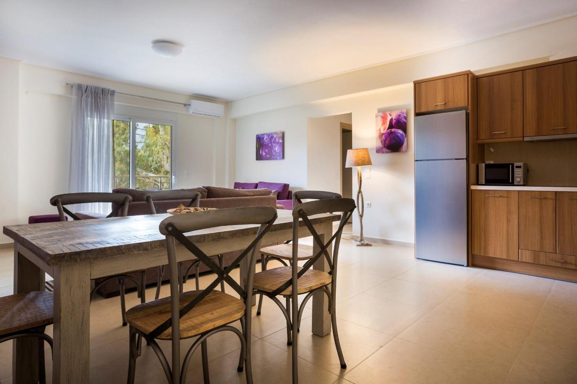 Meliti Waterfront Suites Karavomylos Dış mekan fotoğraf