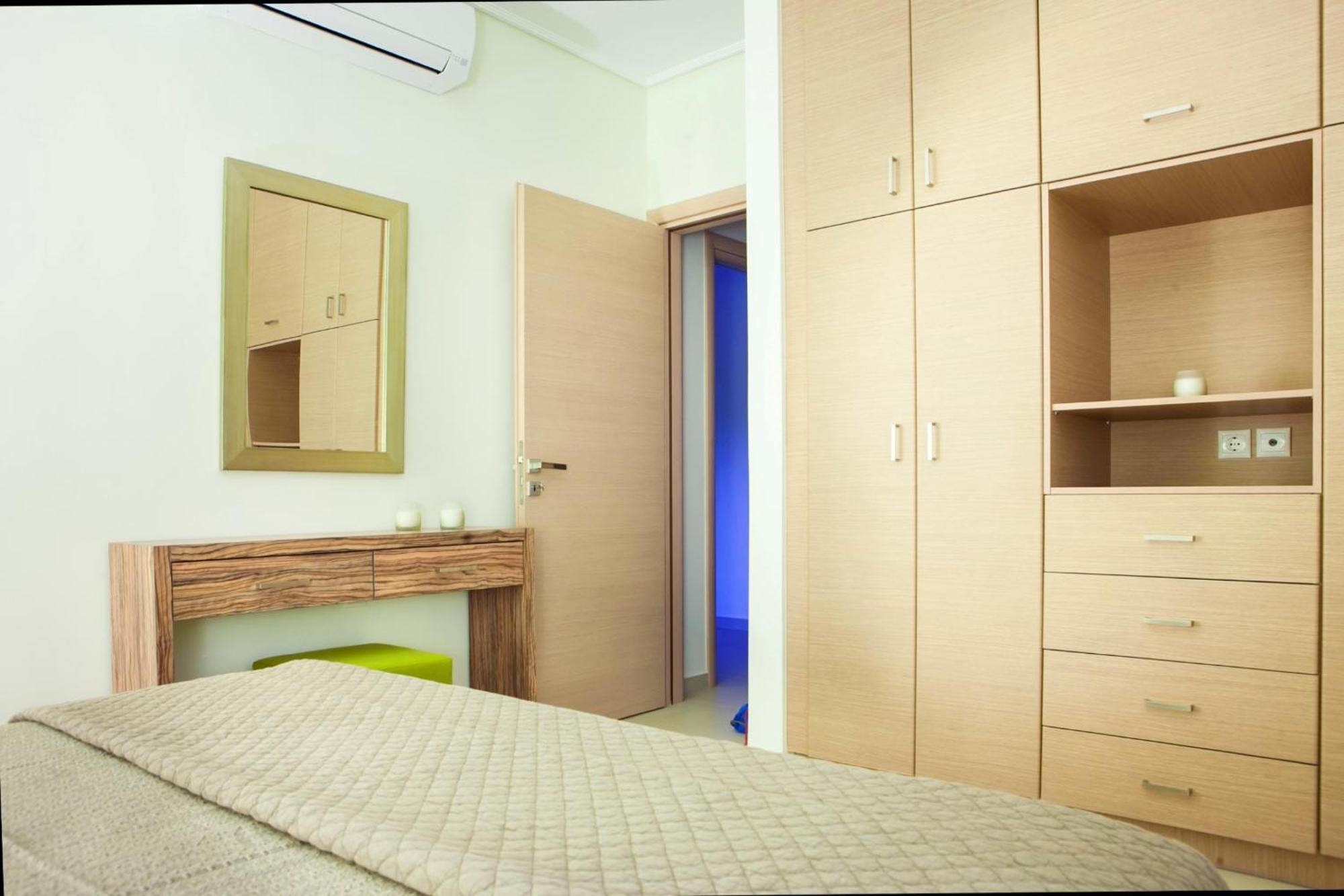 Meliti Waterfront Suites Karavomylos Dış mekan fotoğraf