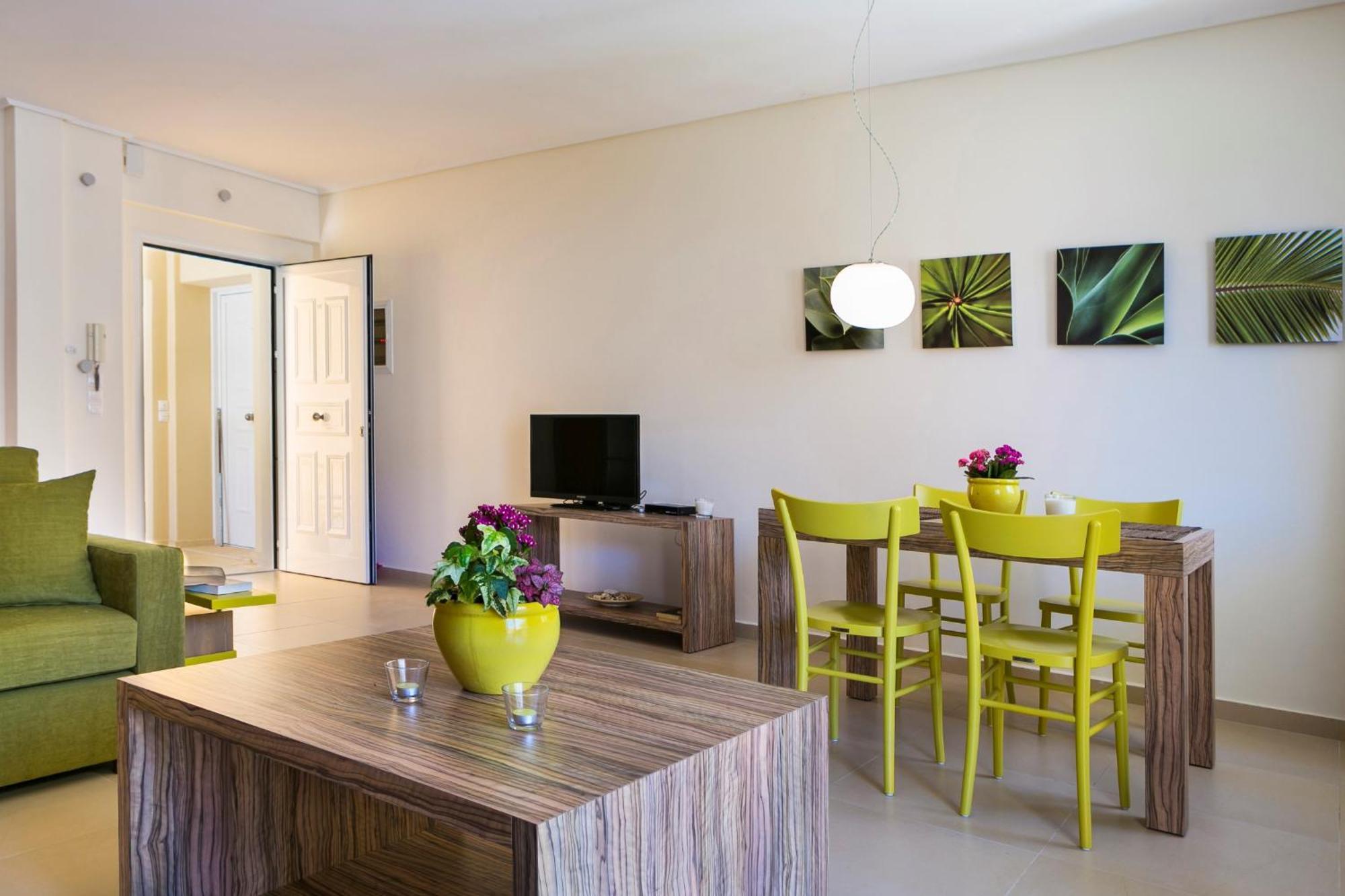 Meliti Waterfront Suites Karavomylos Dış mekan fotoğraf