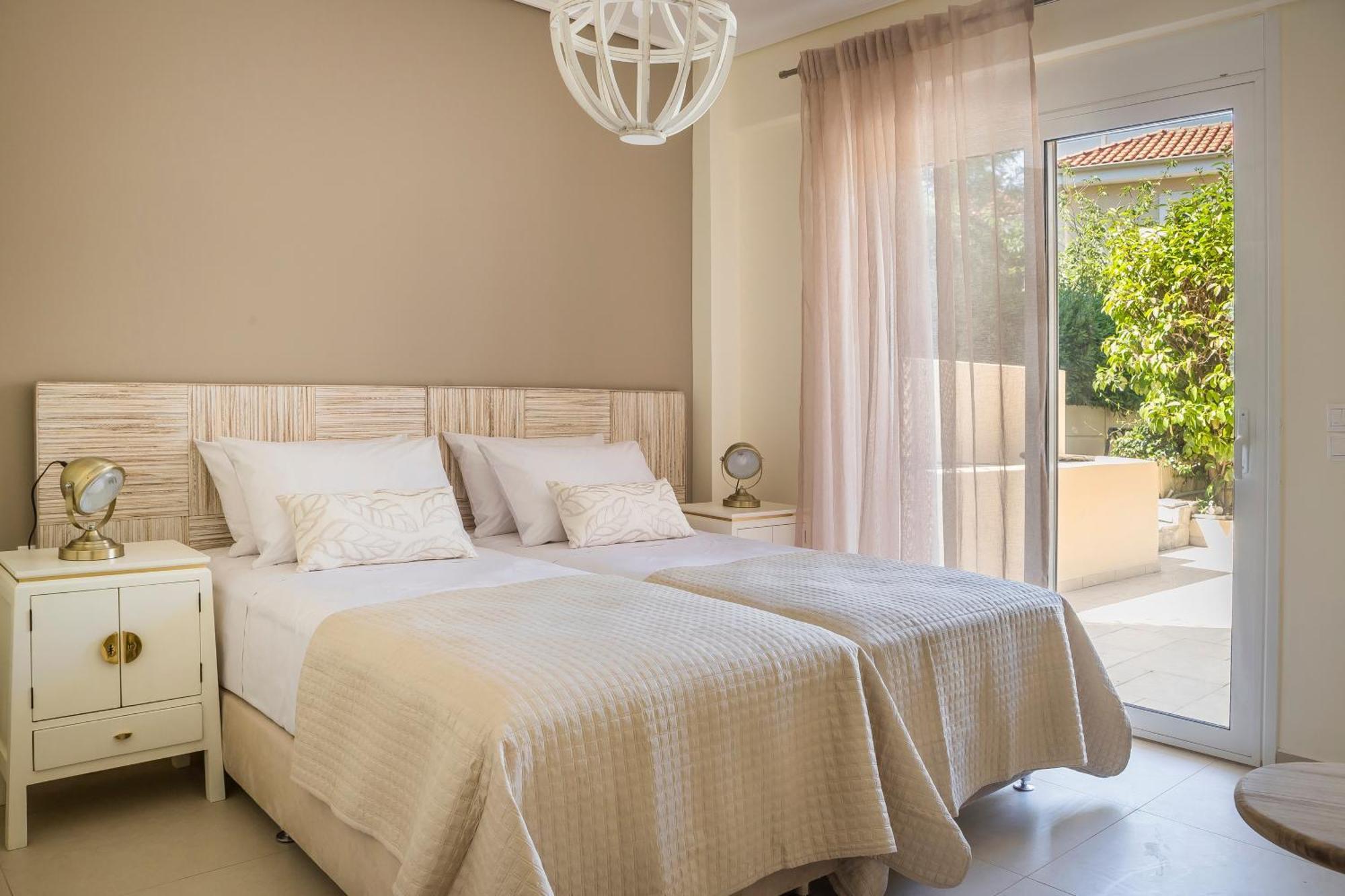Meliti Waterfront Suites Karavomylos Dış mekan fotoğraf