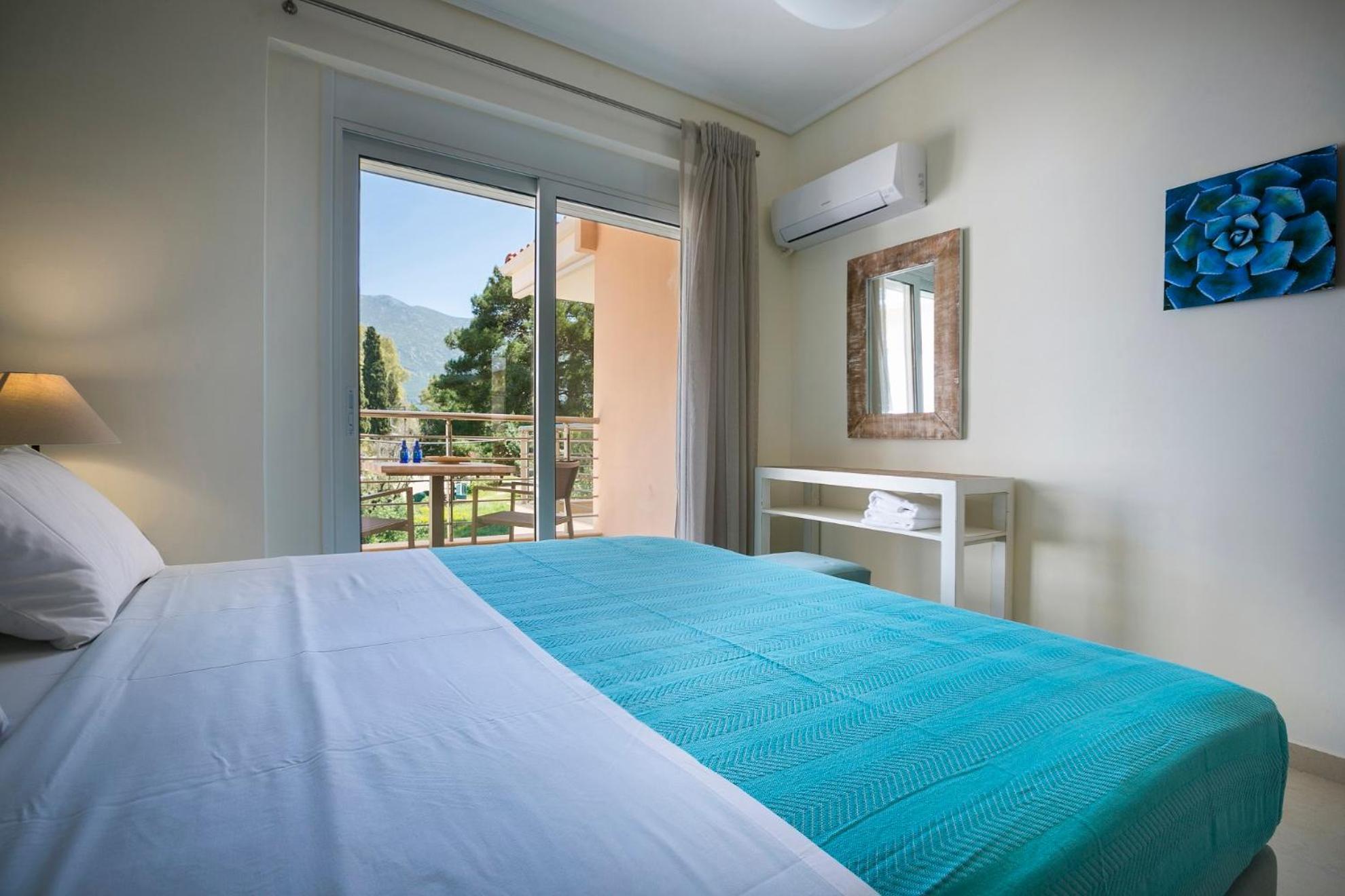 Meliti Waterfront Suites Karavomylos Dış mekan fotoğraf